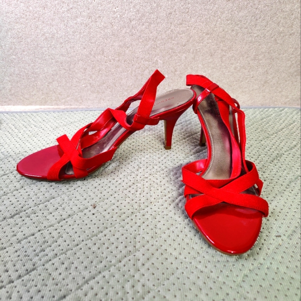Predictions Ladies Size 9 Red Strappy High Heel Shoes Heel Straps-Stretchy